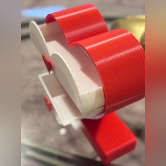 3D Printed Jewerly Heart Shaped Red and White Organizer - Picture 6 of 7